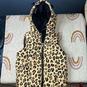 Size 2T leopard print hooded puffer vest with ears NWOT